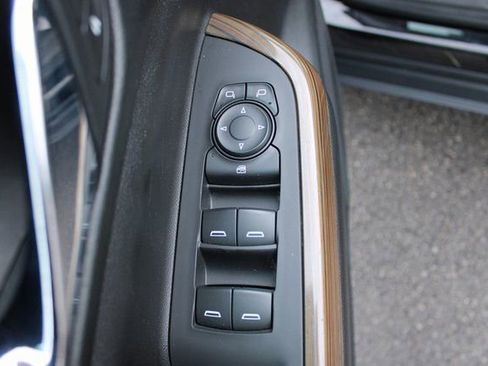 Used 2017 GMC Acadia SLE image 11