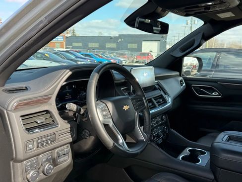 Used 2024 Chevrolet Tahoe Z71 w/ Luxury Package AWD/4WD image 17
