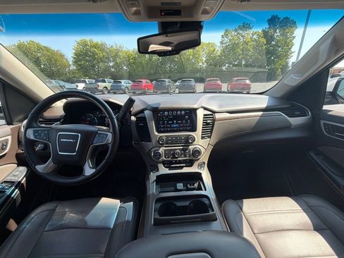 Used 2019 GMC Yukon Denali w/ Denali Ultimate Package AWD/4WD image 12