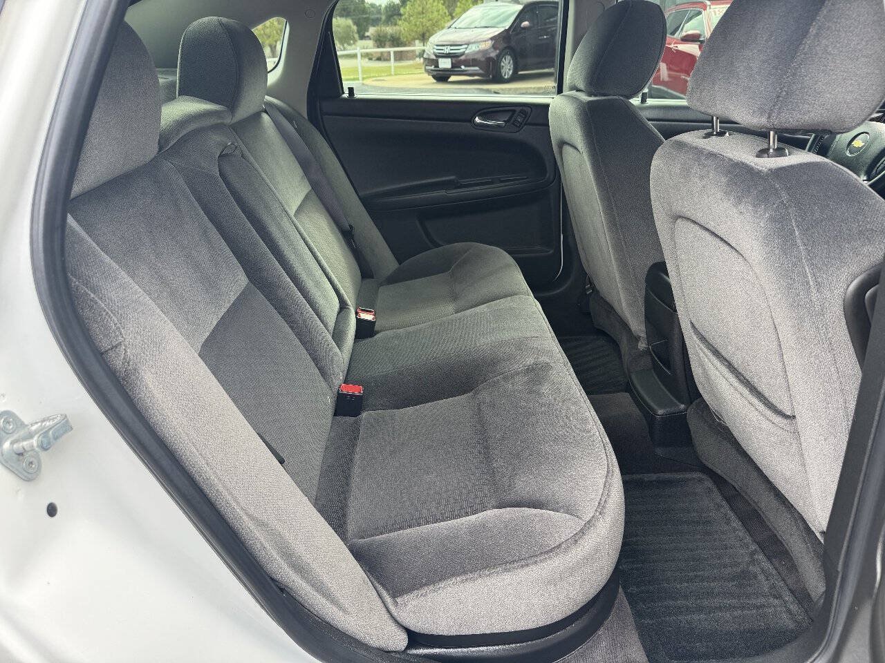 Used 2014 Chevrolet Impala LT w/ LT Sunroof Package FWD image 21