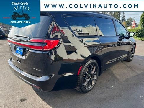Used 2025 Chrysler Pacifica Limited FWD image 6