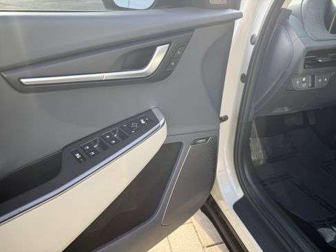 Used 2022 Kia EV6 Wind image 16
