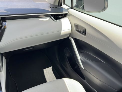 Used 2022 Toyota Corolla Cross L FWD image 13