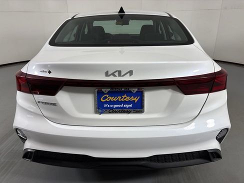 Used 2024 Kia Forte LXS FWD image 7
