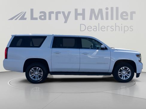 Used 2018 Chevrolet Suburban LT w/ Luxury Package AWD/4WD image 6