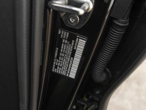 Used 2023 Porsche Cayenne Turbo AWD/4WD image 44