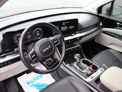 Used 2022 Kia Carnival SX Prestige image 10
