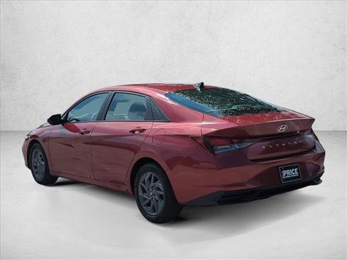 Used 2024 Hyundai Elantra SEL FWD image 7
