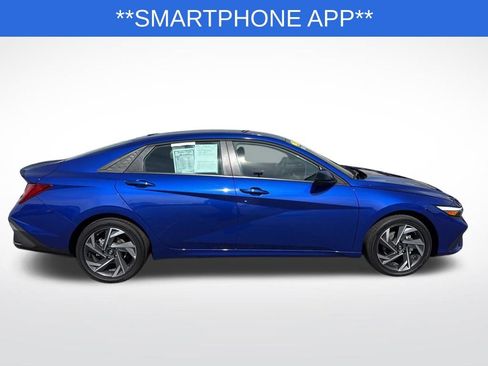 Used 2025 Hyundai Elantra SEL w/ Cargo Package image 8