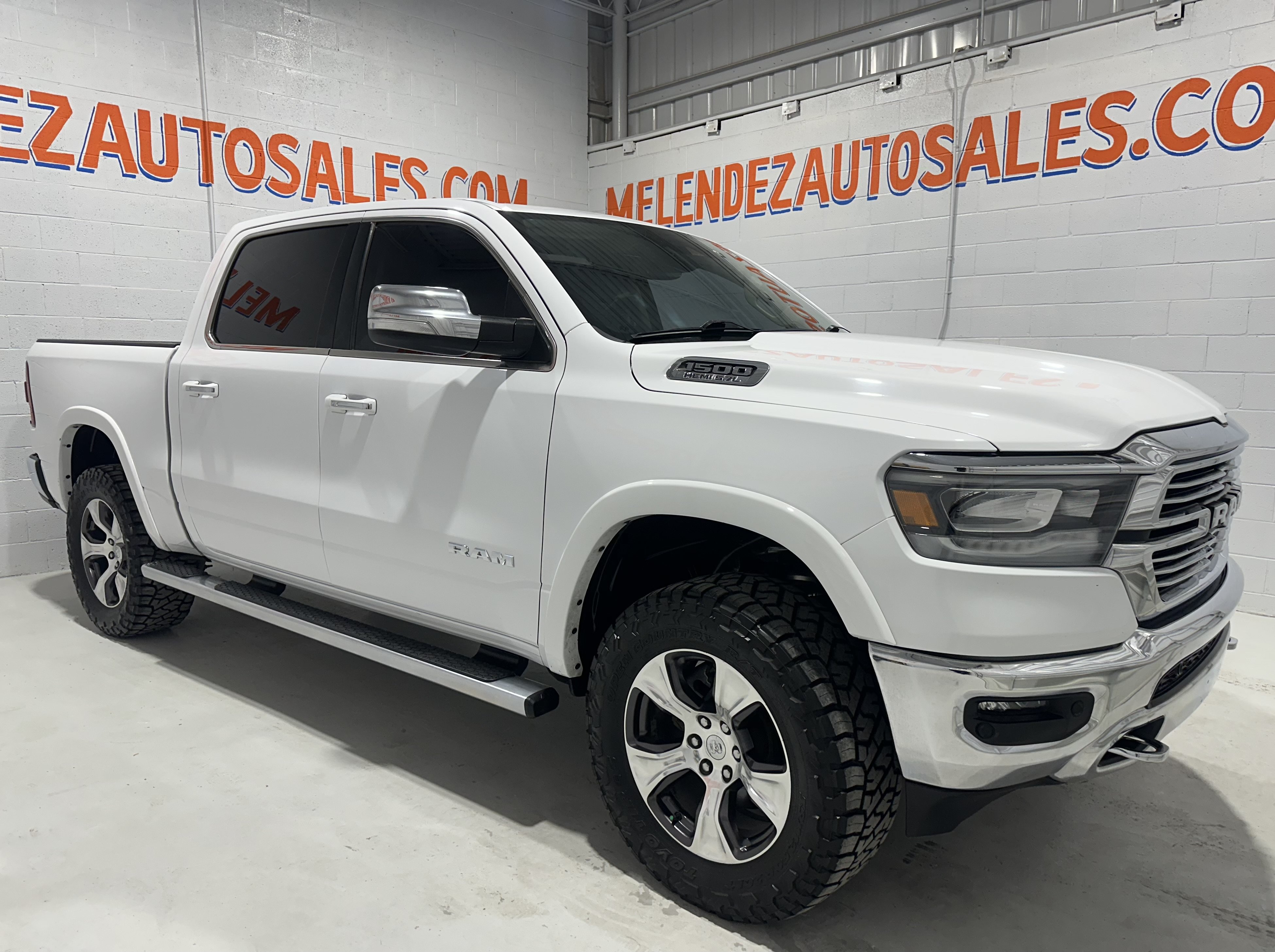 Used 2022 RAM 1500 Laramie AWD/4WD image 6