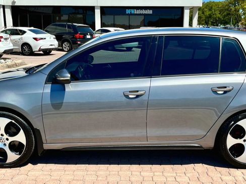 Used 2011 Volkswagen Golf 4-Door FWD image 9