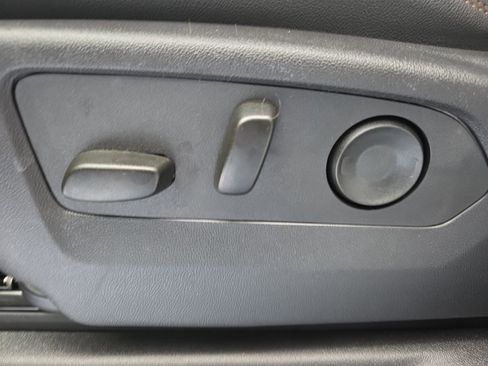 Used 2025 GMC Sierra 1500 AT4 w/ AT4 Premium Package image 39