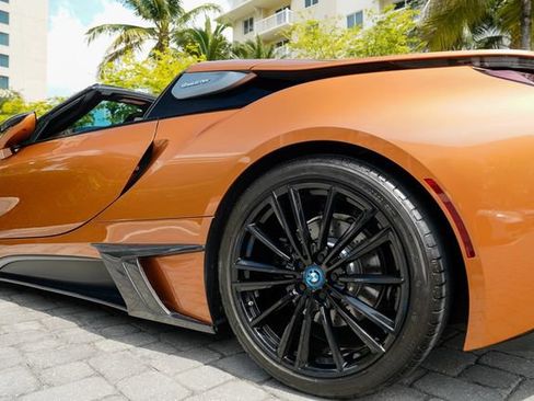 Used 2019 BMW i8 Roadster AWD/4WD image 18