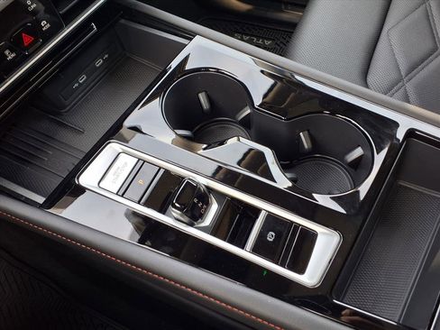 Certified 2025 Volkswagen Atlas Peak Edition SE image 26