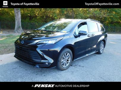 Used 2025 Toyota Sienna XLE