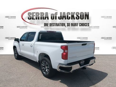 Used 2023 Chevrolet Silverado 1500 LT w/ Z71 Off-Road Package AWD/4WD image 7