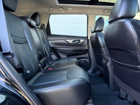 Used 2016 Nissan Rogue SL w/ SL Premium Package image 18