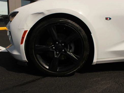 Used 2017 Chevrolet Camaro LT RWD image 3