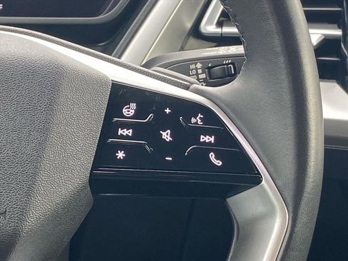 Used 2023 Audi Q4 e-tron Premium Plus w/ Premium Plus image 7