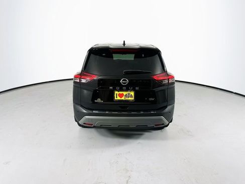 Used 2022 Nissan Rogue SV FWD image 8
