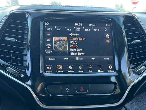 Used 2020 Jeep Cherokee Limited w/ Trailer Tow Group image 19