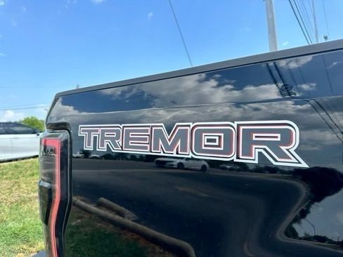 Used 2022 Ford F350 Lariat w/ Tremor Off-Road Package AWD/4WD image 25