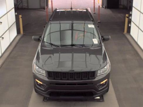 Used 2018 Jeep Compass Latitude w/ Popular Equipment Group AWD/4WD image 2