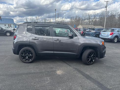 Used 2016 Jeep Renegade Latitude AWD/4WD image 8