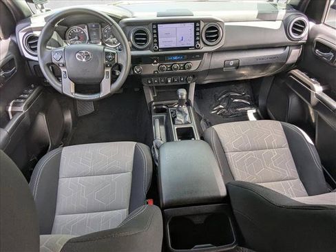 Used 2022 Toyota Tacoma TRD Sport w/ Technology Package RWD image 16