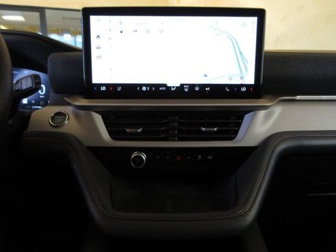 Certified 2025 Ford Explorer Active w/ Active Comfort Package image 18