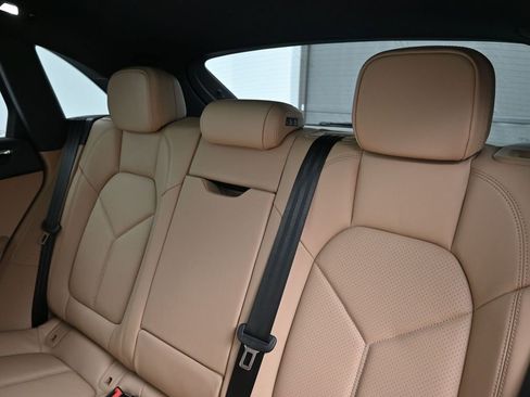 New 2026 Porsche Macan image 6