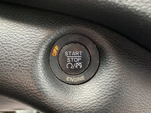 Used 2014 Jeep Cherokee Latitude w/ Comfort/Convenience Group AWD/4WD image 24