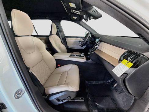 New 2026 Volvo XC90 B6 Plus w/ Protection Package Premier AWD/4WD image 30