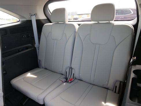 Certified 2023 Kia Sorento EX w/ Panoramic Sunroof Package image 15