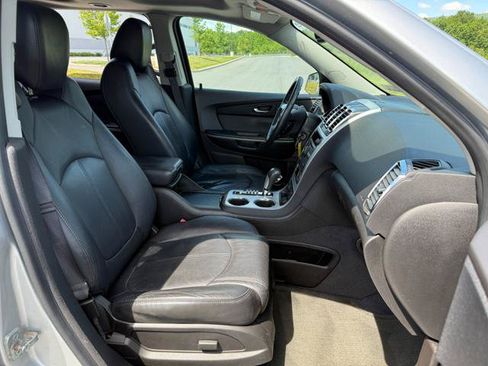 Used 2012 GMC Acadia SLT AWD/4WD image 17