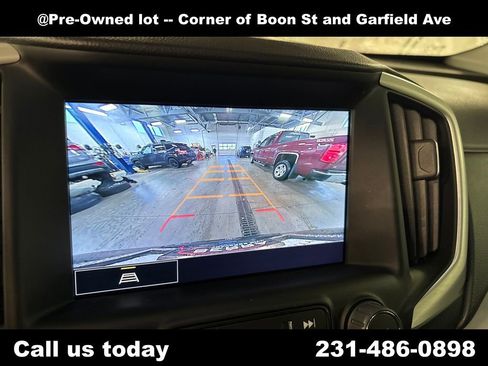 Used 2022 GMC Terrain SLT w/ LPO, Floor Liner Package image 23