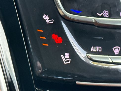 Used 2020 Cadillac Escalade ESV Luxury image 25