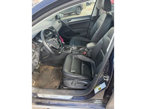 Used 2018 Volkswagen Golf Alltrack SE image 5