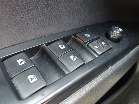 Used 2020 Toyota Camry SE image 27