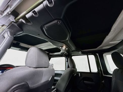 Used 2021 Jeep Wrangler Unlimited Rubicon AWD/4WD image 38