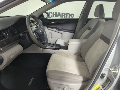 Used 2012 Toyota Camry LE FWD image 7