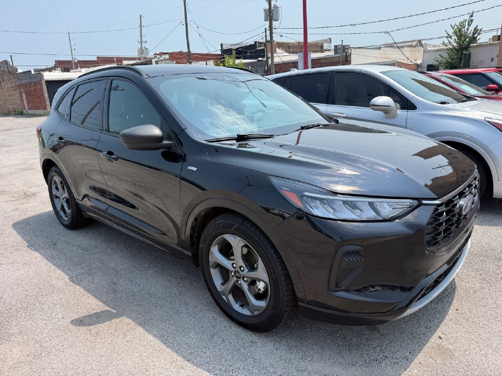 Used 2023 Ford Escape ST-Line w/ Tech Pack #1 FWD image 11