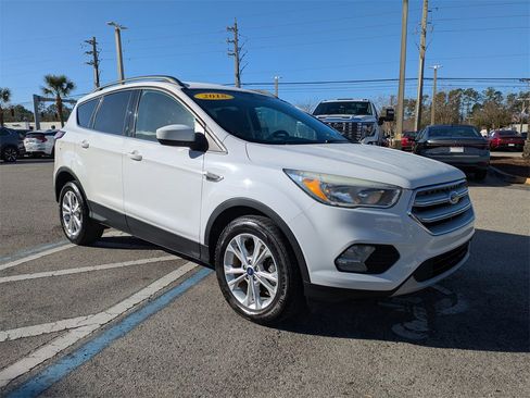 Used 2018 Ford Escape SE image 8