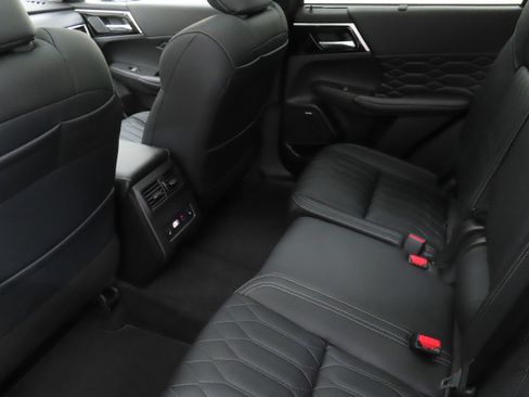 New 2026 Mitsubishi Outlander SEL FWD image 22