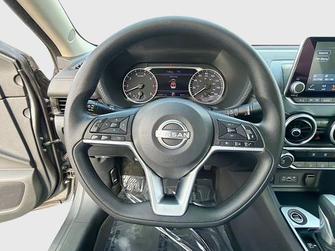 Used 2025 Nissan Sentra SV FWD image 38