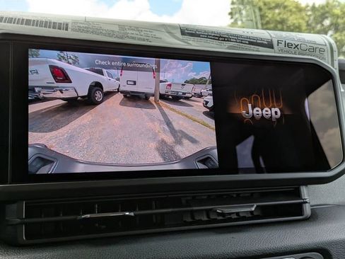 New 2025 Jeep Gladiator Sport image 20