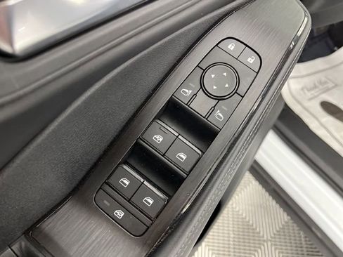 Used 2024 Nissan Rogue SV image 34