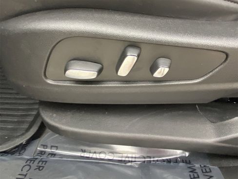 Used 2024 Cadillac XT6 Sport w/ Platinum Package image 21