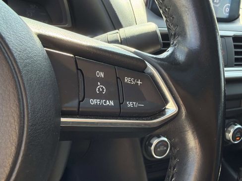 Used 2018 MAZDA MAZDA3 Touring image 10