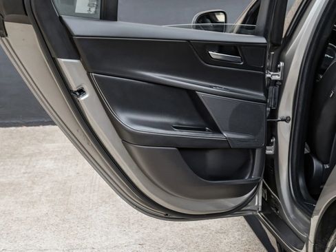 Used 2019 Jaguar XE S RWD image 57
